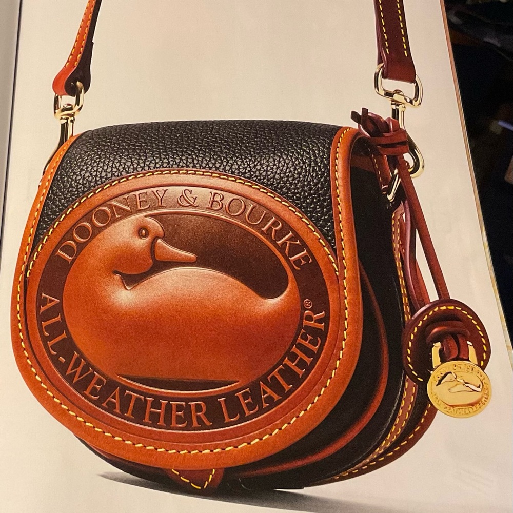 Incomparable Dooney & Bourke!